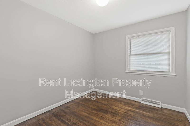 House for rent at 328 Harvard Dr, Lexington, KY 40517