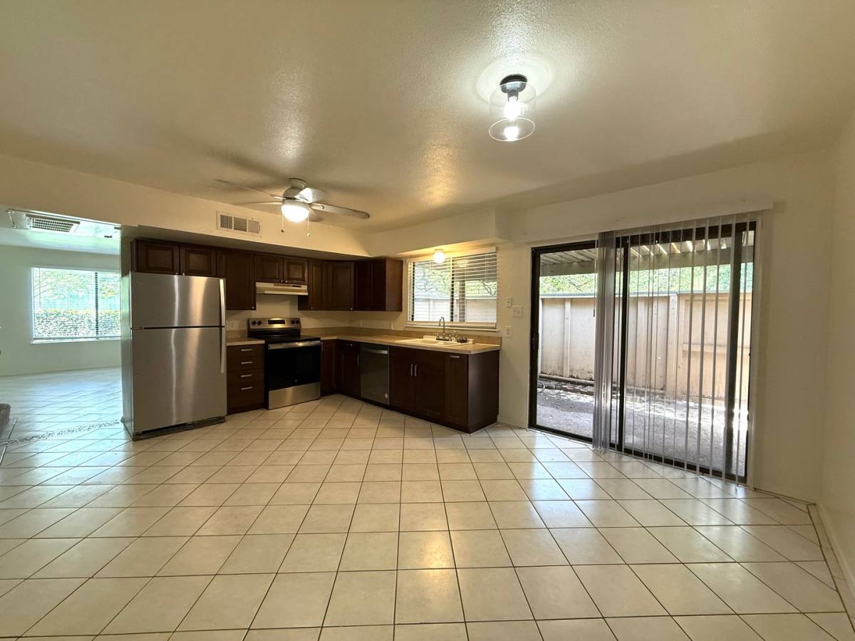 Townhouse for rent at 900 W Village Lane, Austin, TX 78758