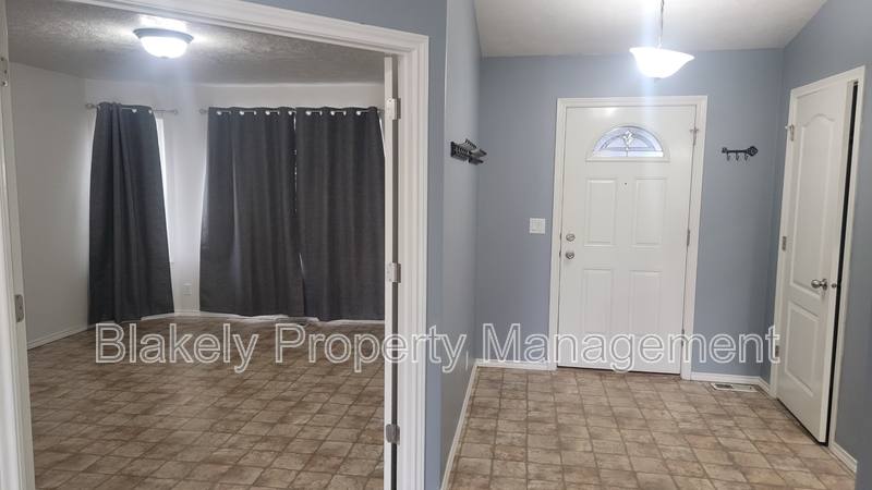 House for rent at 2589 W Whitelaw Dr, Meridian, ID 83646