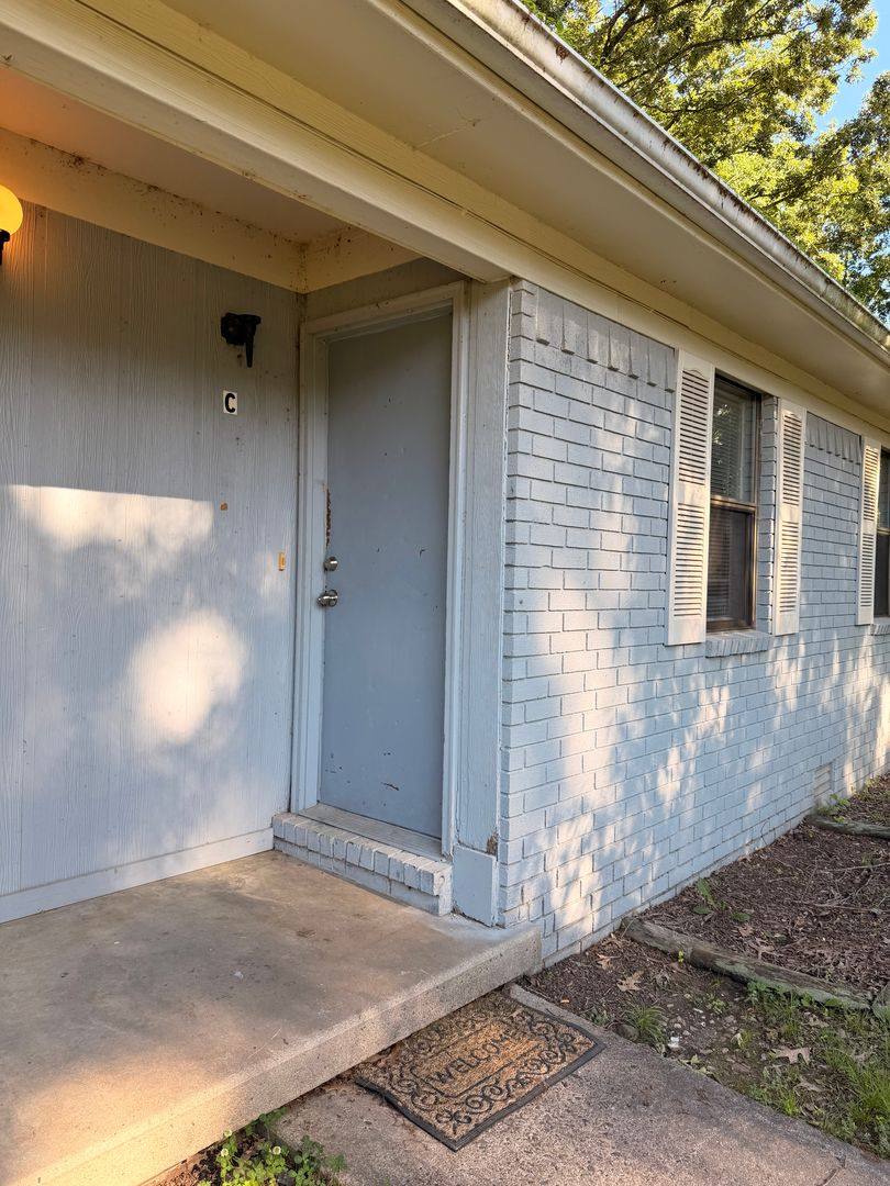 Apartment for rent at 406 N Joplin Place, Russellville, AR 72801