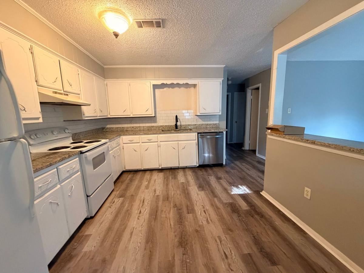 Apartment for rent at 406 N Joplin Place, Russellville, AR 72801