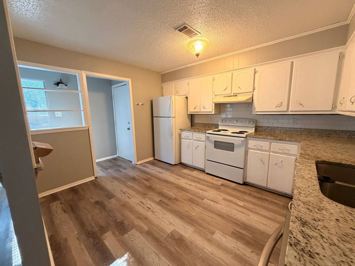 Apartment for rent at 406 N Joplin Place, Russellville, AR 72801
