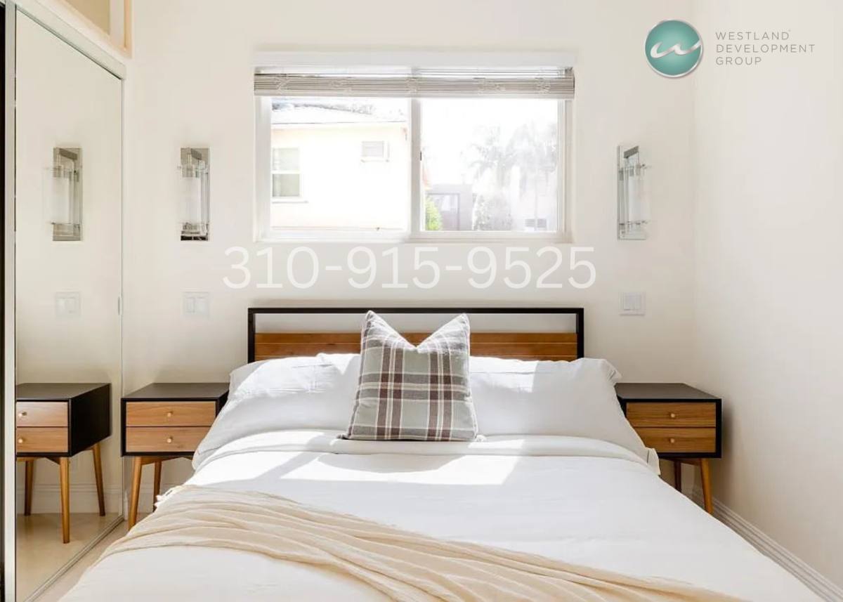 Apartment for rent at 11817 Darlington Ave, Los Angeles, CA 90049