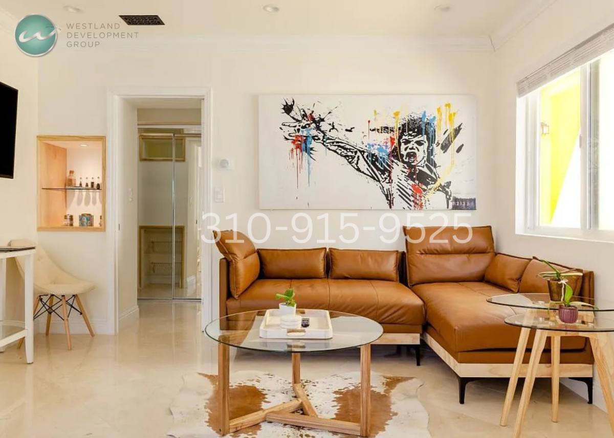 Apartment for rent at 11817 Darlington Ave, Los Angeles, CA 90049