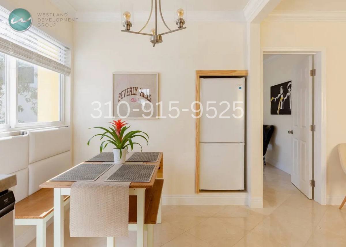 Apartment for rent at 11817 Darlington Ave, Los Angeles, CA 90049