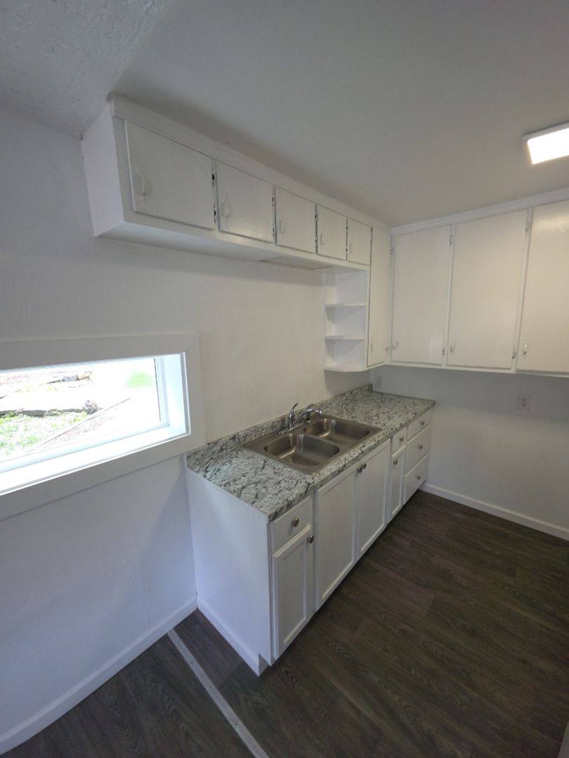 Apartment for rent at 13451 Lakeshore Dr, Clearlake, CA 95422