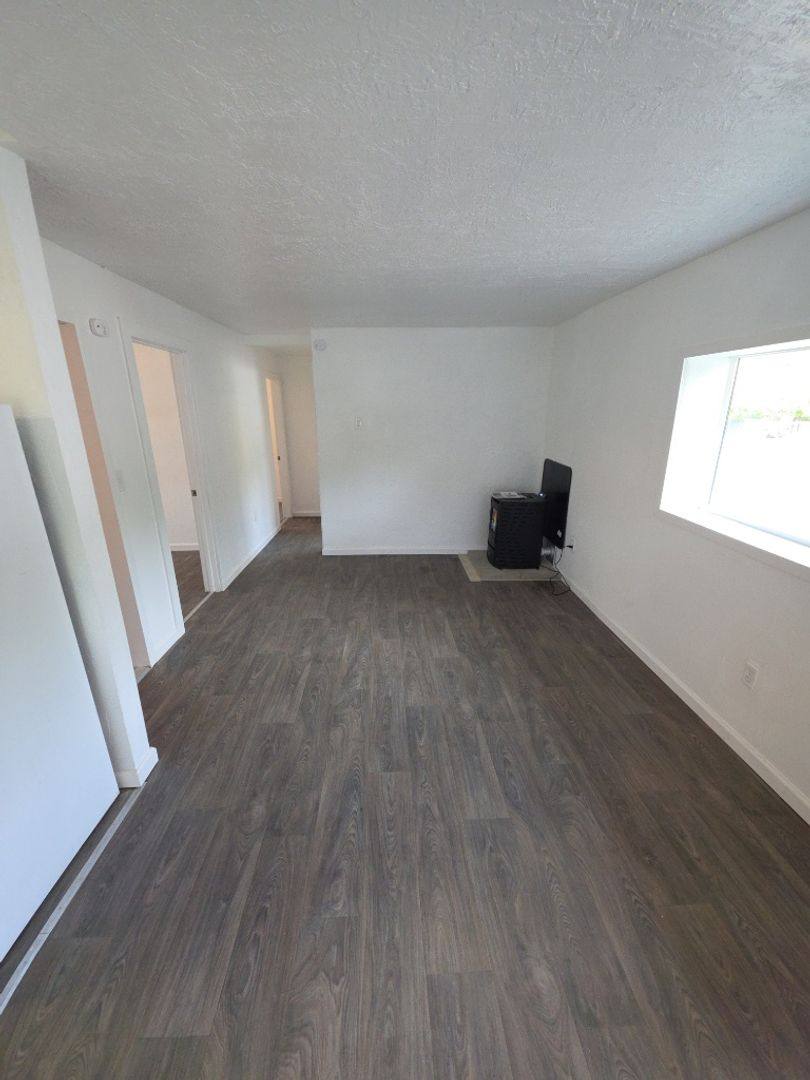 Apartment for rent at 13451 Lakeshore Dr, Clearlake, CA 95422