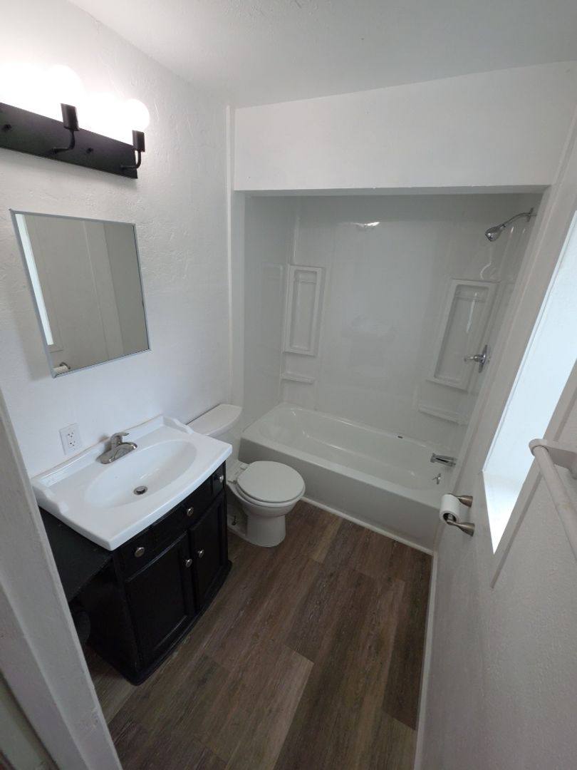 Apartment for rent at 13451 Lakeshore Dr, Clearlake, CA 95422