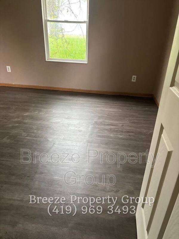 House for rent at 913 Hawthorne St, Youngstown, OH 44502