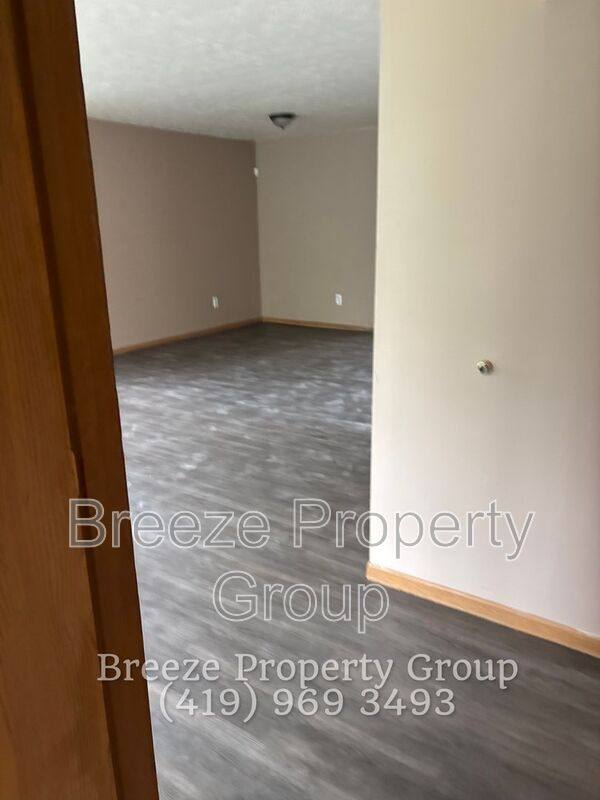 House for rent at 913 Hawthorne St, Youngstown, OH 44502