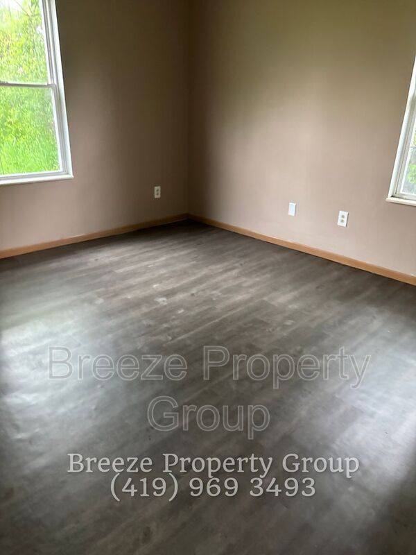 House for rent at 913 Hawthorne St, Youngstown, OH 44502