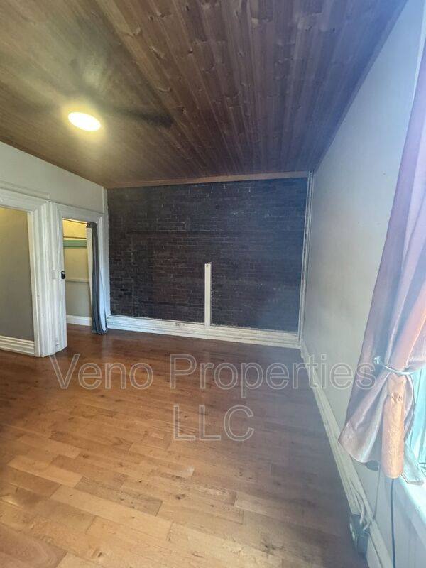House for rent at 16 2nd St #2R, Troy, NY 12180