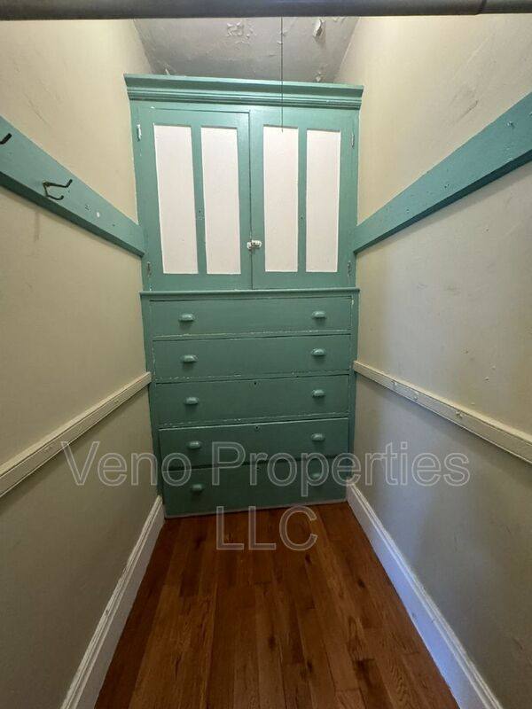 House for rent at 16 2nd St #2R, Troy, NY 12180