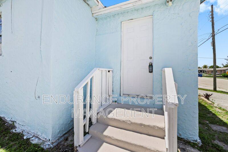 House for rent at 1125 W 28th St, West Palm Beach, FL 33404