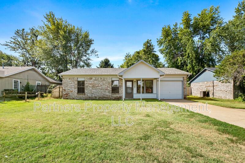 House for rent at 3520 W Olive St, Rogers, AR 72756