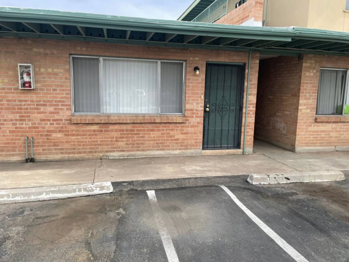Apartment for rent at 1402 N Craycroft Rd, Tucson, AZ 85712