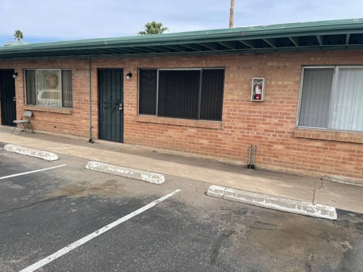Apartment for rent at 1402 N Craycroft Rd, Tucson, AZ 85712