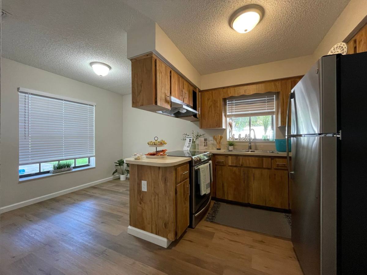 Apartment for rent at 117 E Myrtle St, Apopka, FL 32703