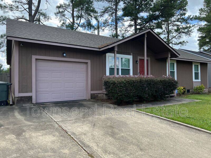 House for rent at 420 Mangum Court, Fayetteville, NC 28314