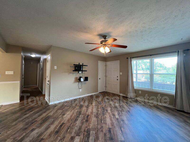 House for rent at 420 Mangum Court, Fayetteville, NC 28314