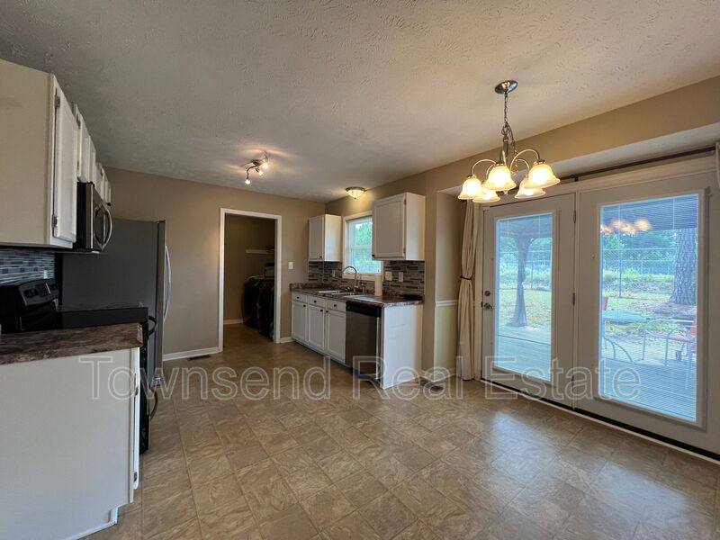 House for rent at 420 Mangum Court, Fayetteville, NC 28314
