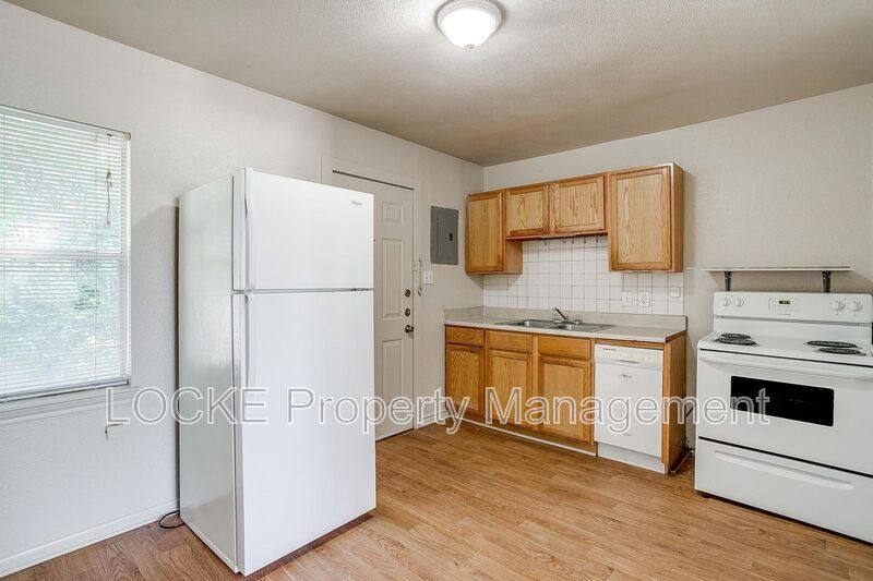 Apartment for rent at 3419 S University Dr #D, Fort Worth, TX 76109