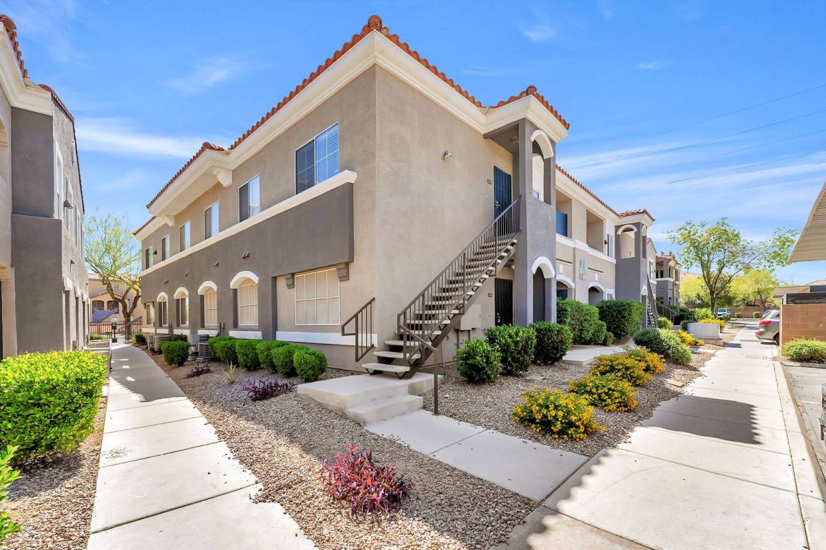 Apartment for rent at 10245 S Maryland Parkway, Las Vegas, NV 89183