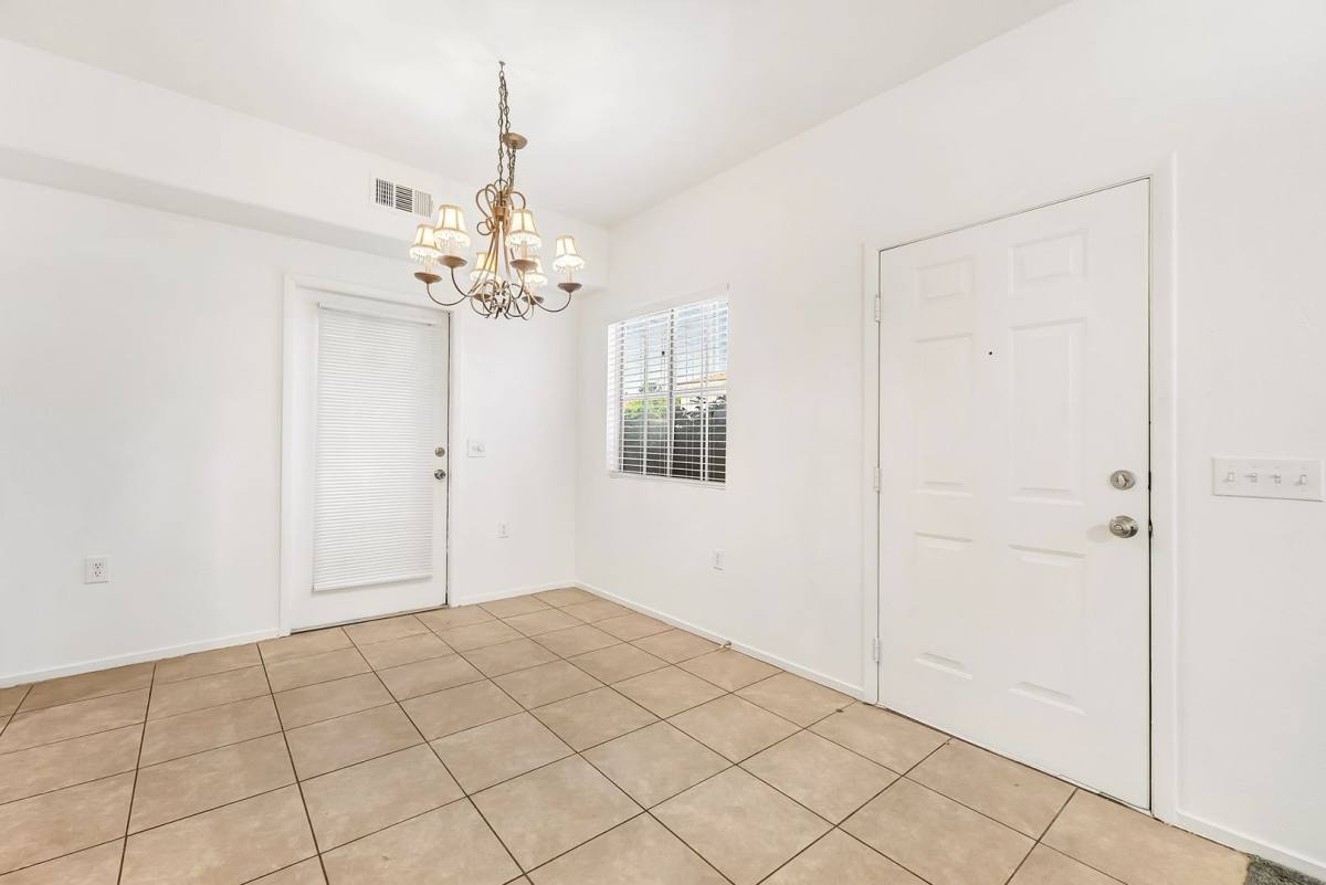 Apartment for rent at 10245 S Maryland Parkway, Las Vegas, NV 89183