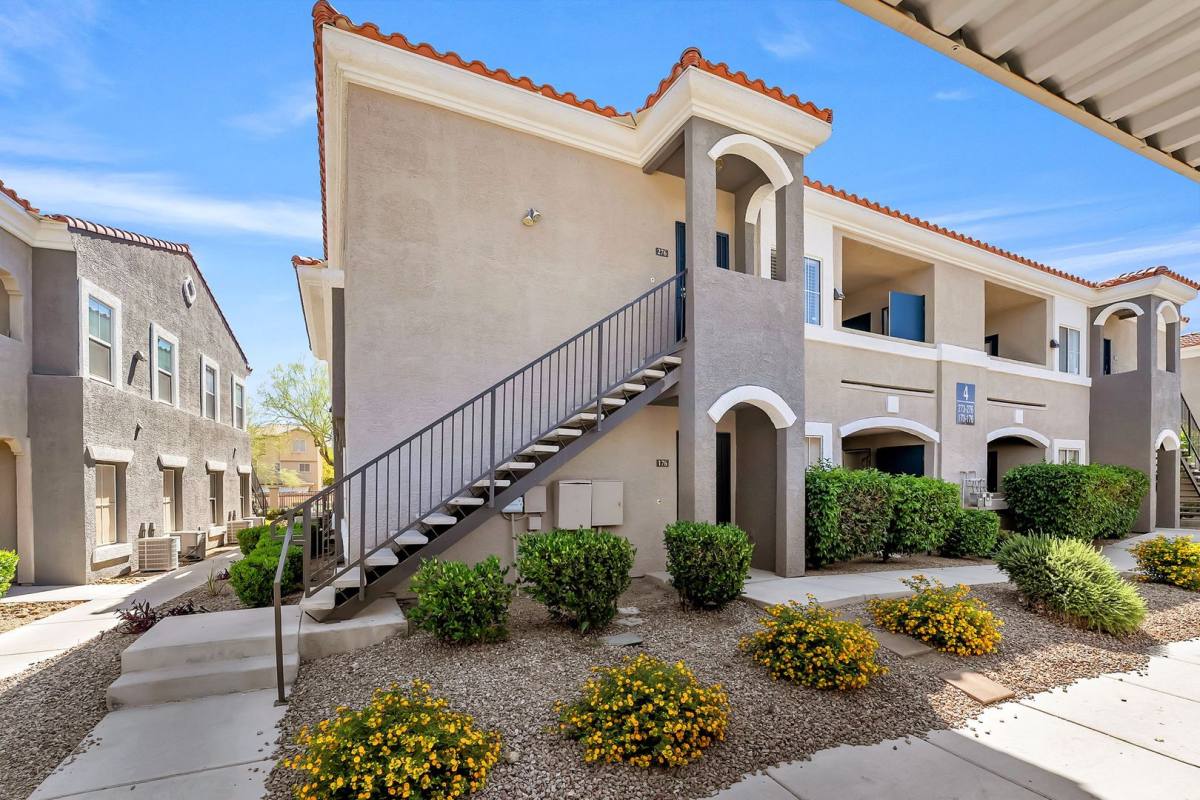 Apartment for rent at 10245 S Maryland Parkway, Las Vegas, NV 89183