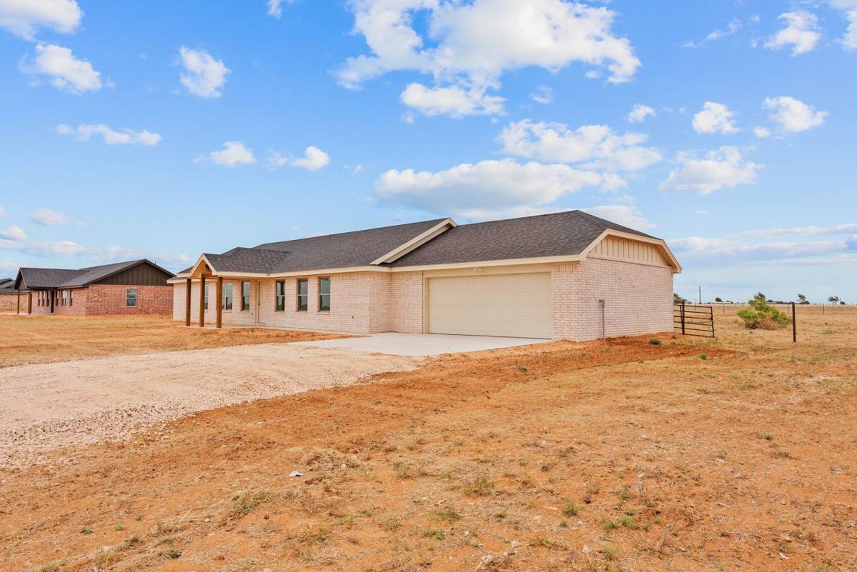 House for rent at 14820 N Cr, Shallowater, TX 79363