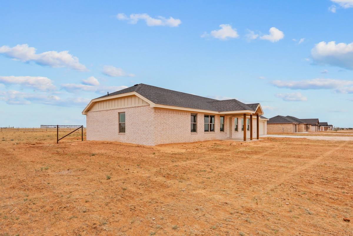 House for rent at 14820 N Cr, Shallowater, TX 79363
