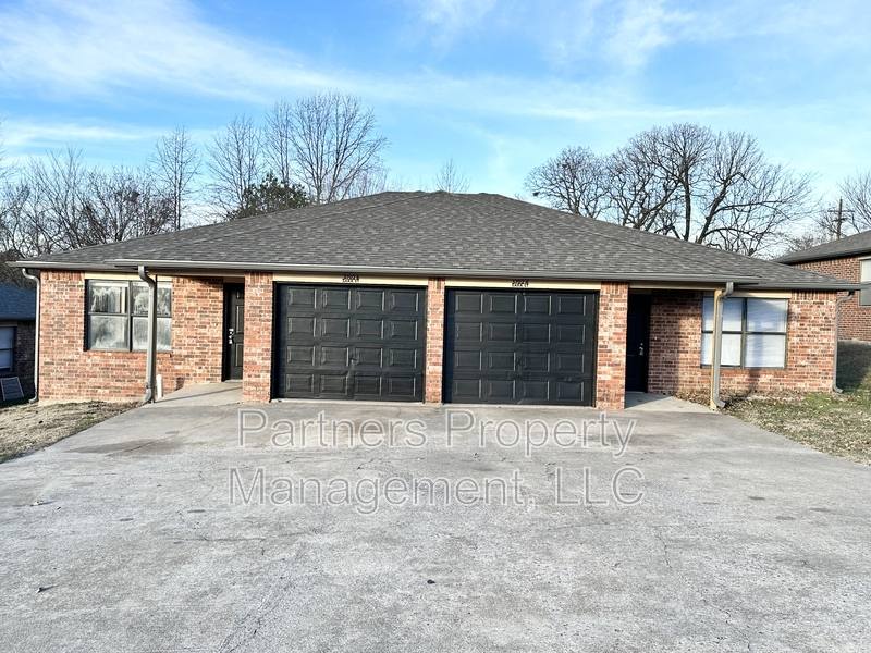 Apartment for rent at 5702 Sara St #A, Fayetteville, AR 72704