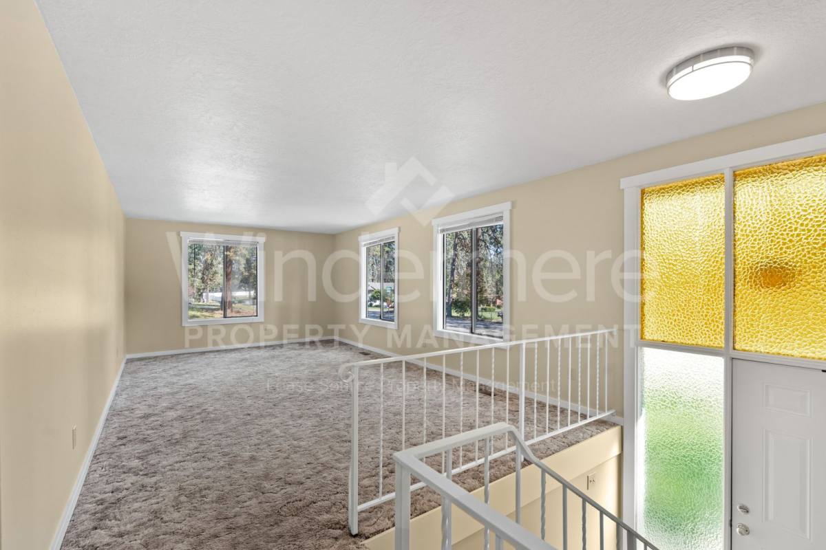 Apartment for rent at 7805 E Upriver Dr, Spokane, WA 99212