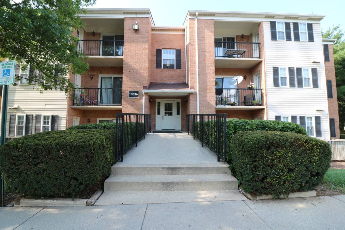 Condo for rent at 18336 Streamside Dr, Gaithersburg, MD 20879