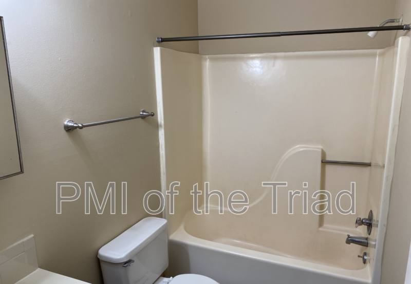 Apartment for rent at 1500 Oakshire Court #C, Winston Salem, NC 27107