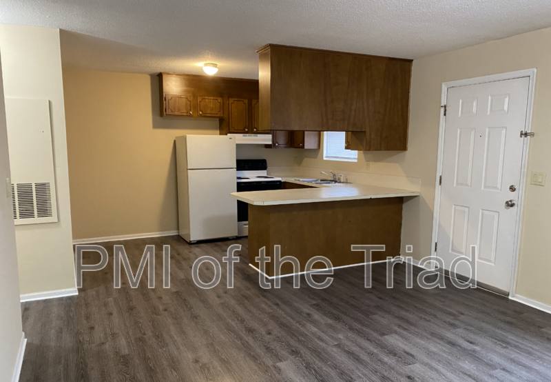 Apartment for rent at 1500 Oakshire Court #C, Winston Salem, NC 27107