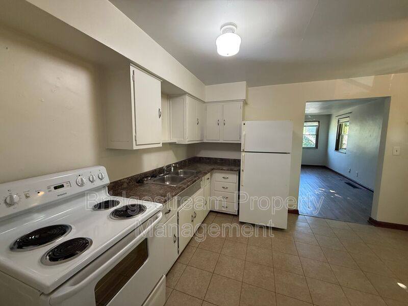 Apartment for rent at 426 Wonderly Ave #3, Dayton, OH 45419