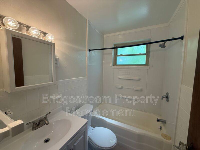 Apartment for rent at 426 Wonderly Ave #3, Dayton, OH 45419