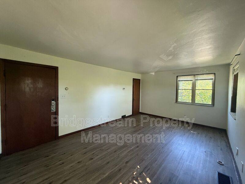 Apartment for rent at 426 Wonderly Ave #3, Dayton, OH 45419