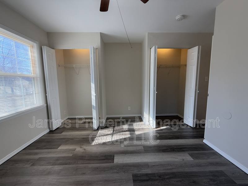 House for rent at 1004 Oakland Dr, Streamwood, IL 60107