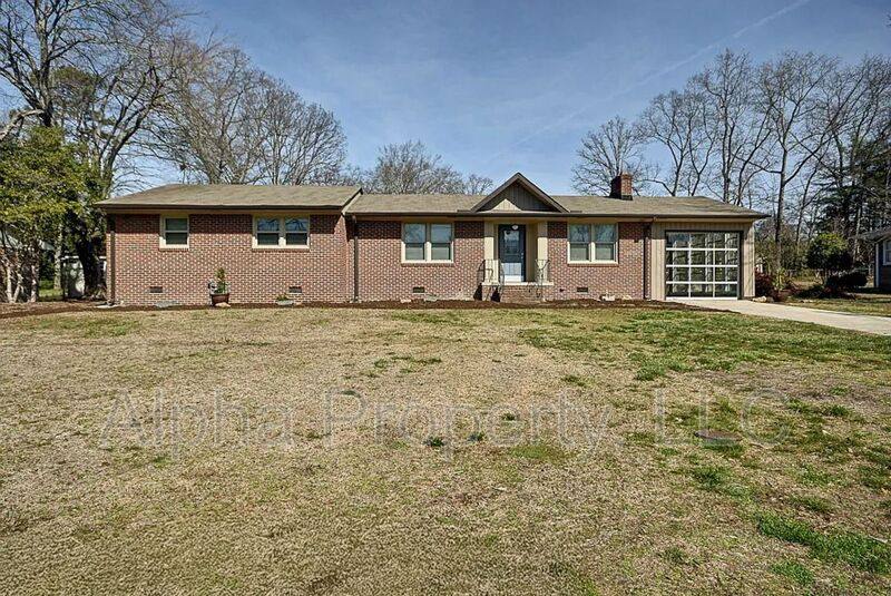House for rent at 21 Lisa Dr, Greenville, SC 29615