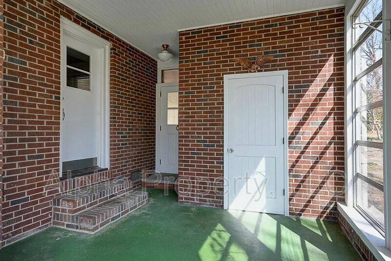 House for rent at 21 Lisa Dr, Greenville, SC 29615