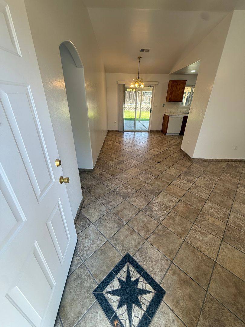 House for rent at 1318 Evadonna Rd, Bakersfield, CA 93307