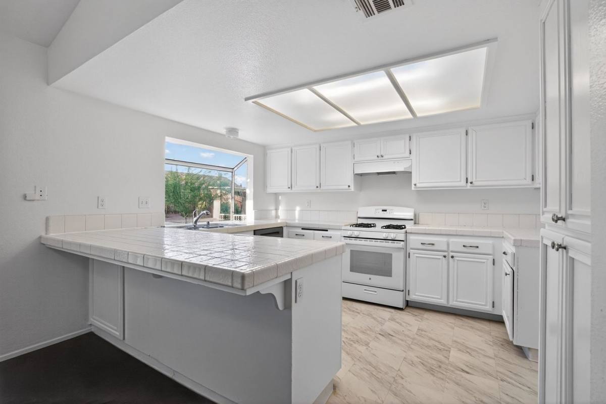 House for rent at 705 Desert Calico Dr, Lancaster, CA 93534