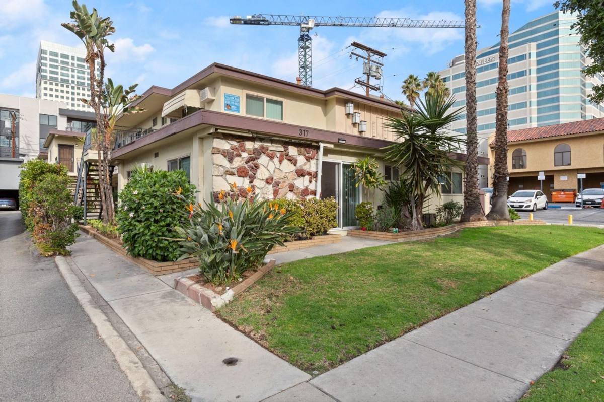 Apartment for rent at 317 Milford St, Glendale, CA 91203