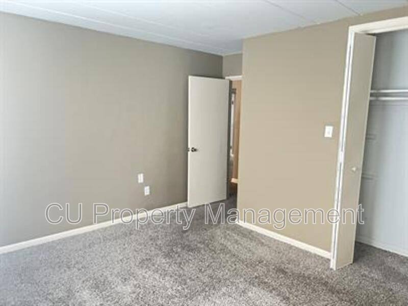 Apartment for rent at 713 W Church St #6, Champaign, IL 61821