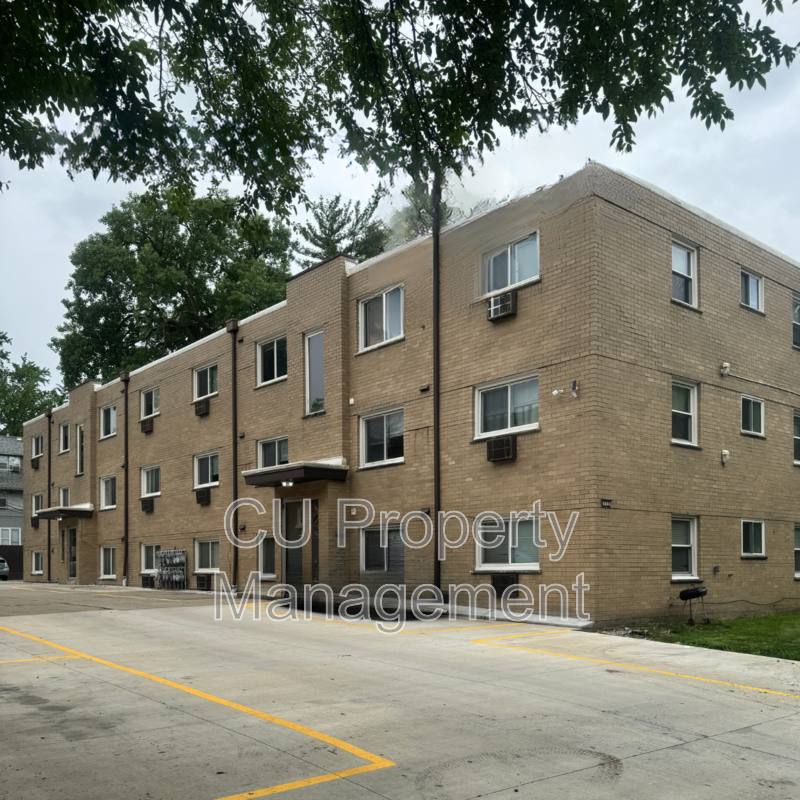 Apartment for rent at 713 W Church St #6, Champaign, IL 61821