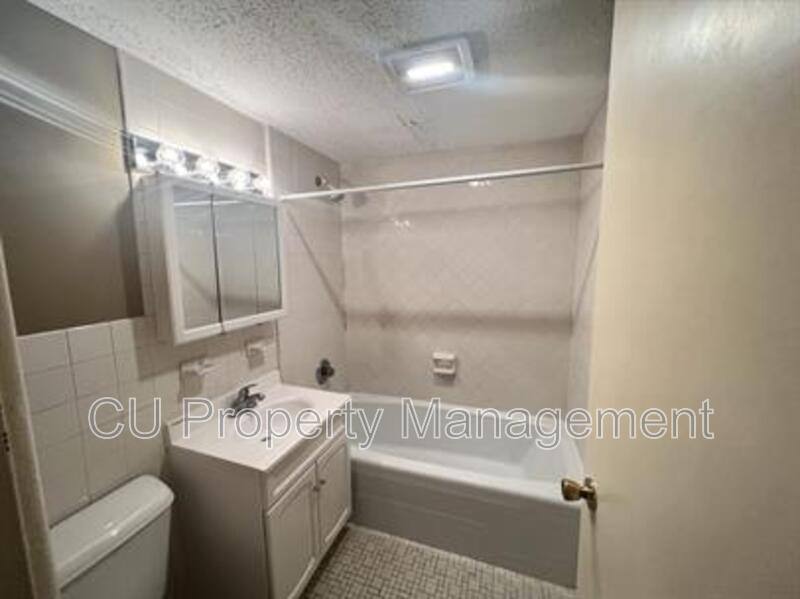 Apartment for rent at 713 W Church St #6, Champaign, IL 61821