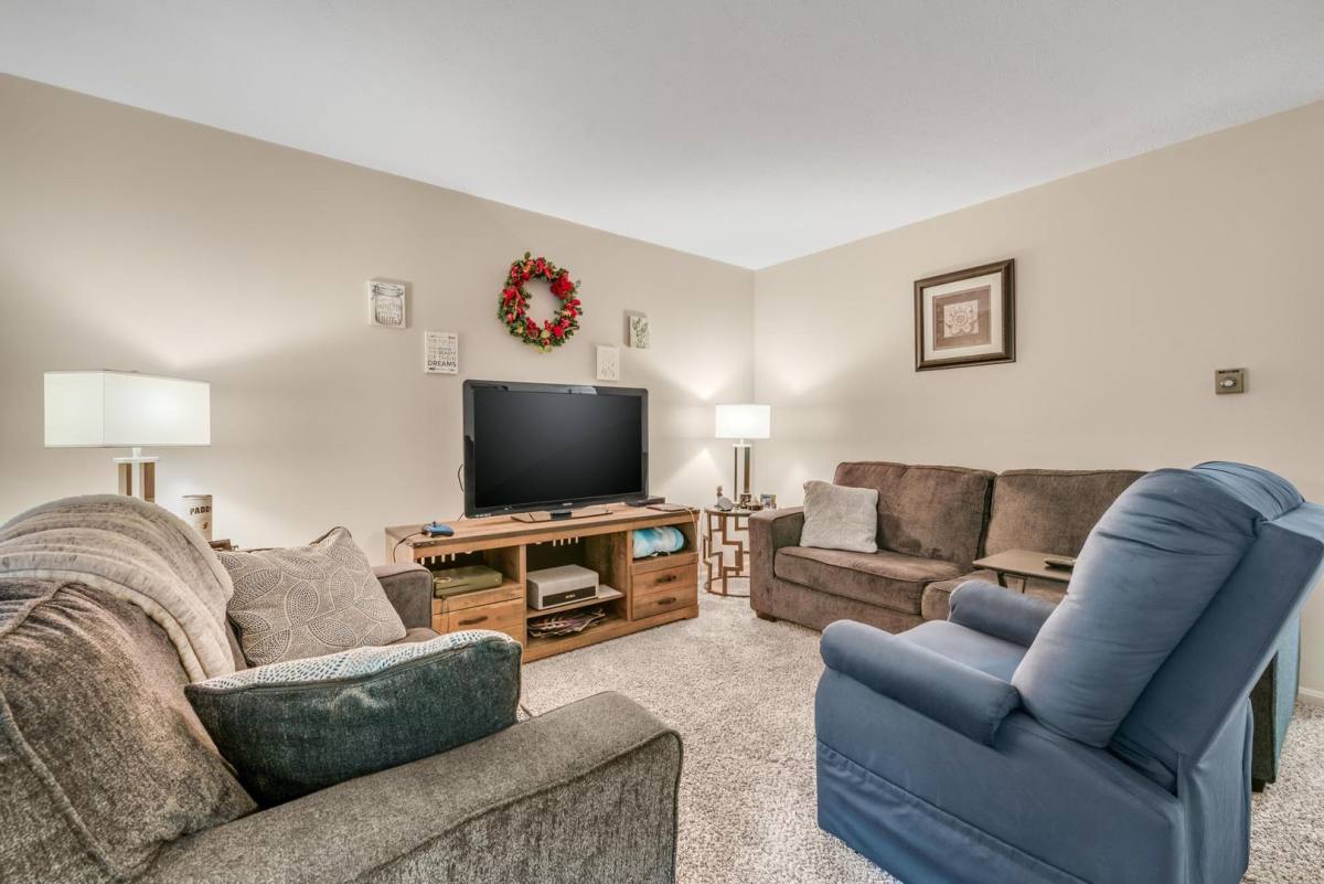 Apartment for rent at 513-531 Center Ave, Cuyahoga Falls, OH 44221