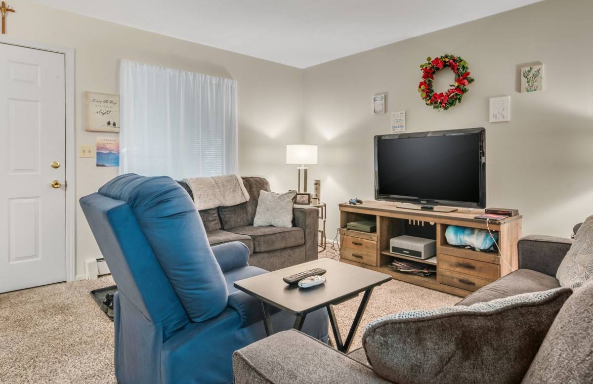 Apartment for rent at 513-531 Center Ave, Cuyahoga Falls, OH 44221